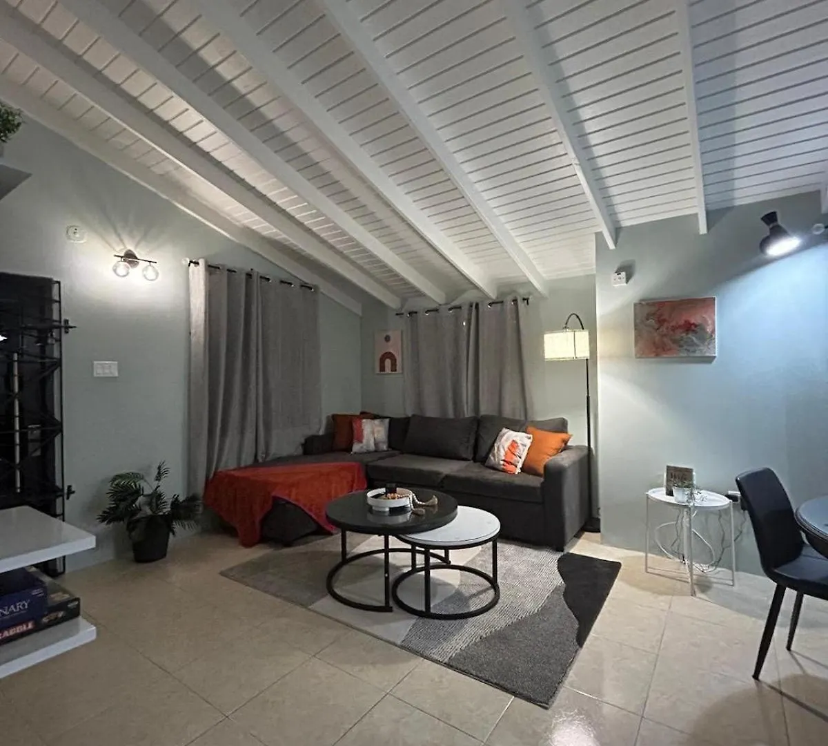 Modern Vacation Home Near Beach Фальмаут Дом отдыха