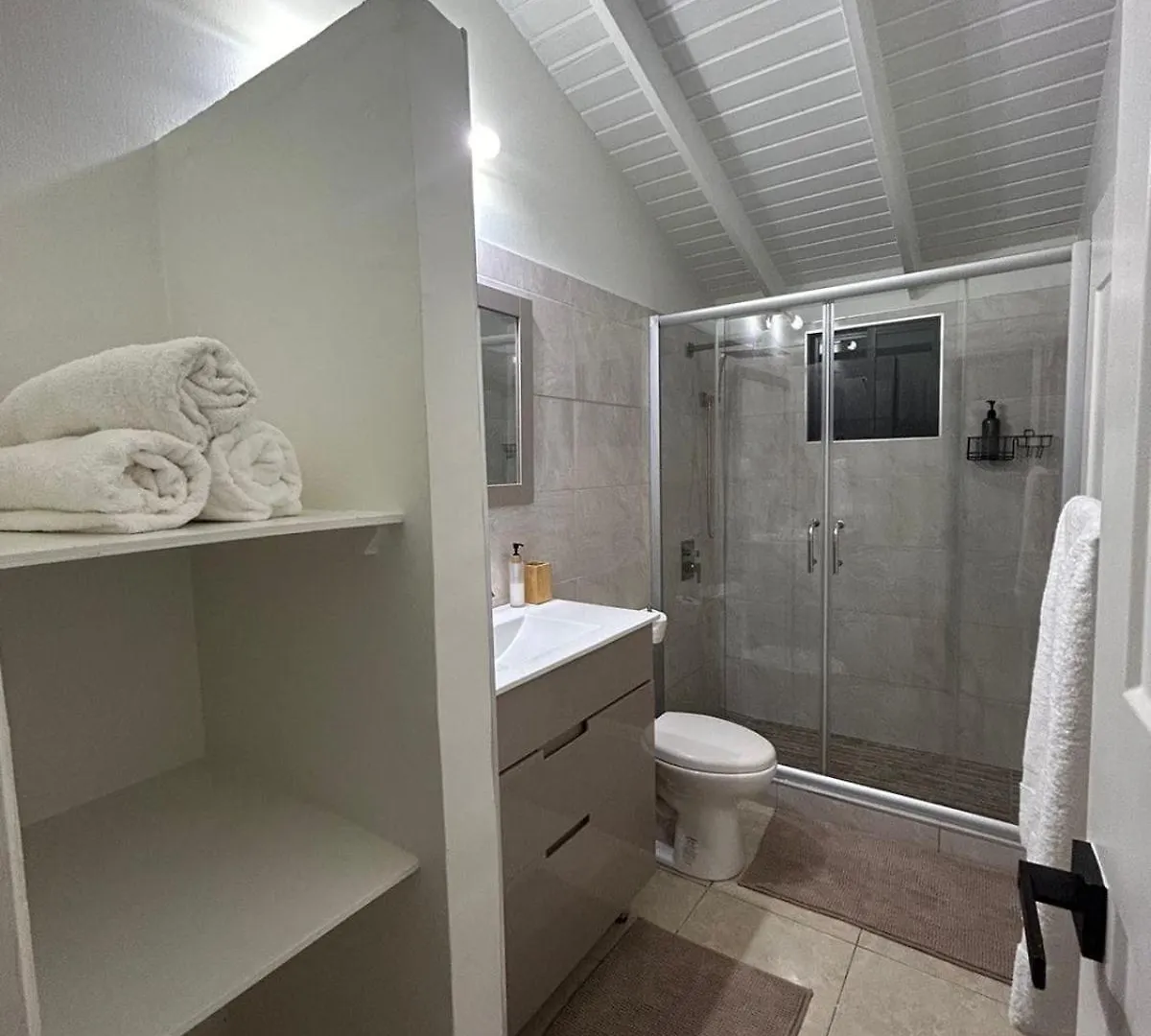 Modern Vacation Home Near Beach Фальмаут 0*,  Ямайка