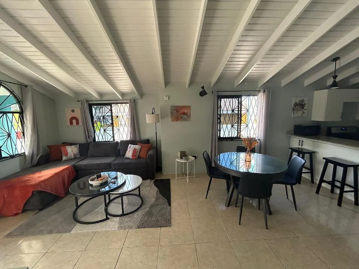 Дом отдыха Modern Vacation Home Near Beach Фальмаут